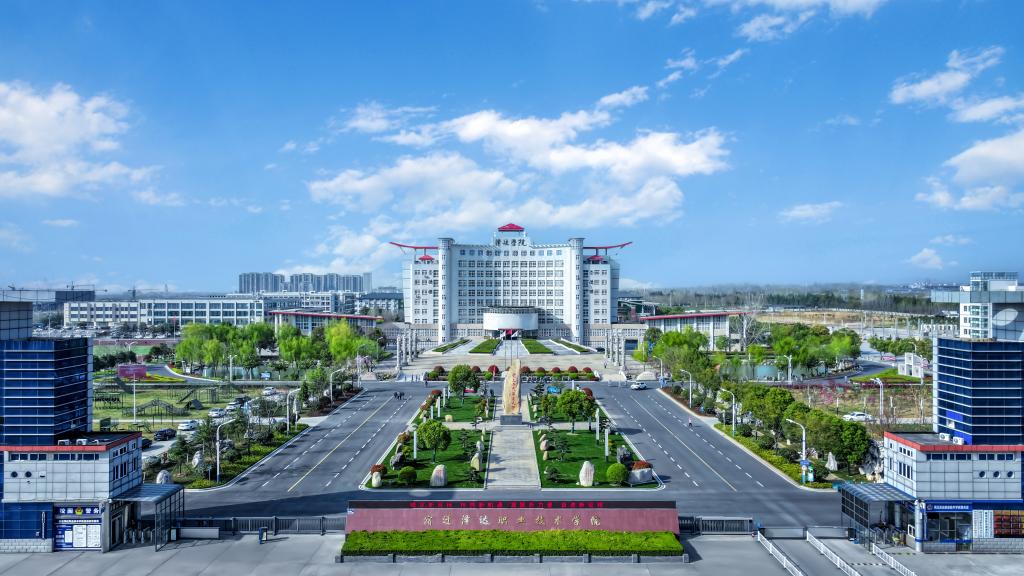 学校南门