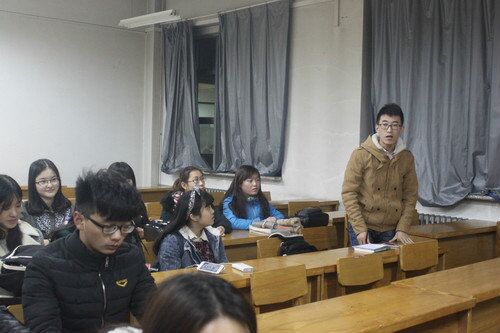 团支书们积极交流学习