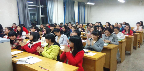 同学们认真听讲