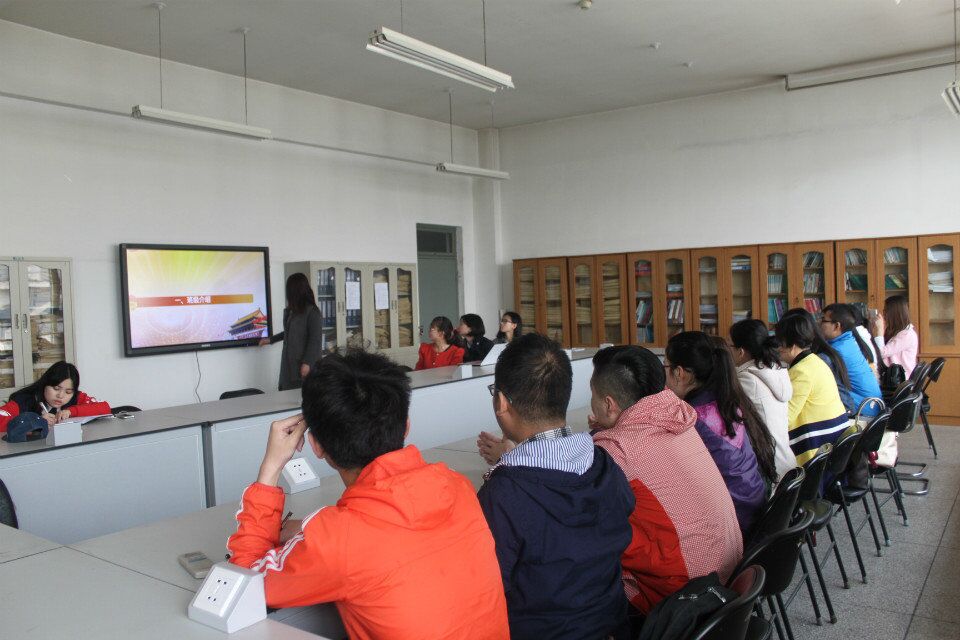 1401班团支部进行汇报