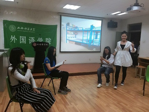 同学们有声有色的表演