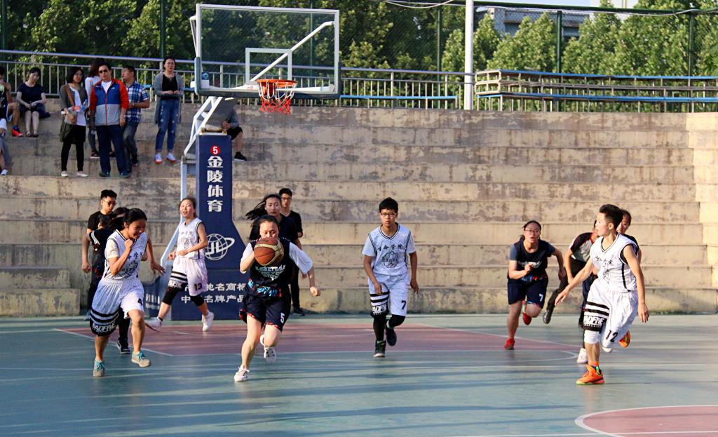 女篮同生命科学学院对决