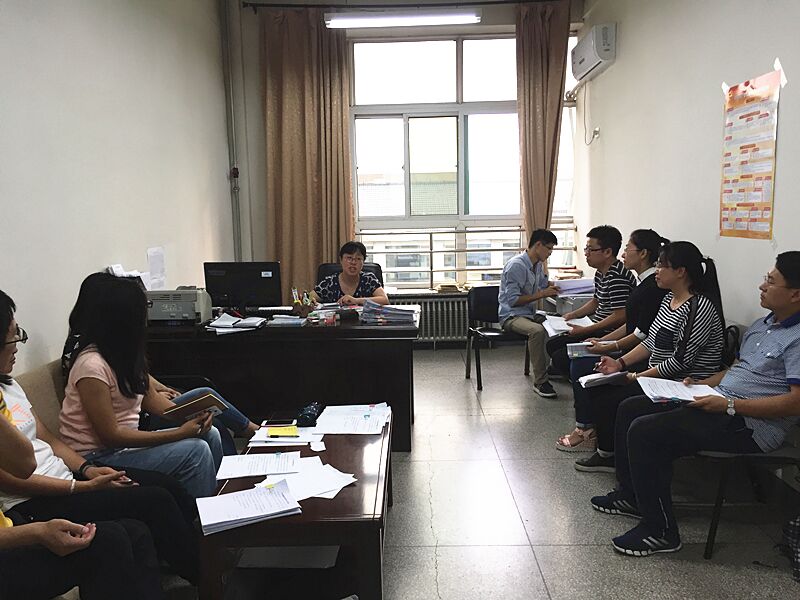 院党委副书记柴文晖主持会议