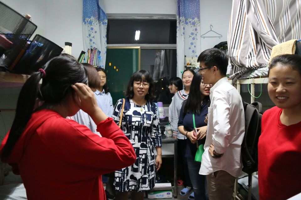 柴副书记慰问新生